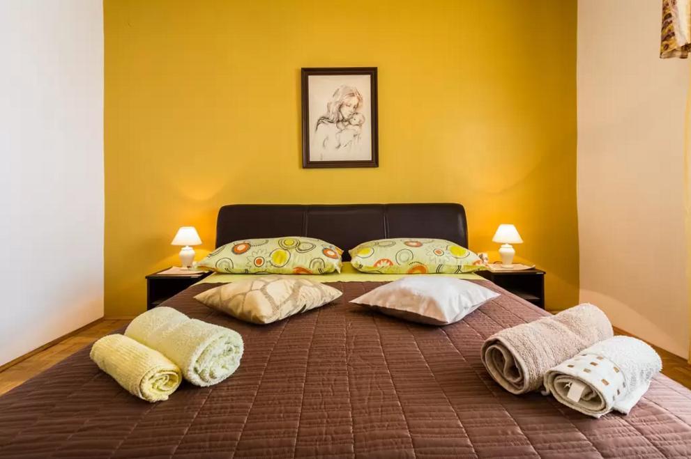 Maraska Apartment